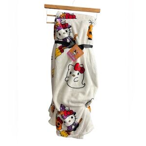 Hello Kitty Halloween witch blanket